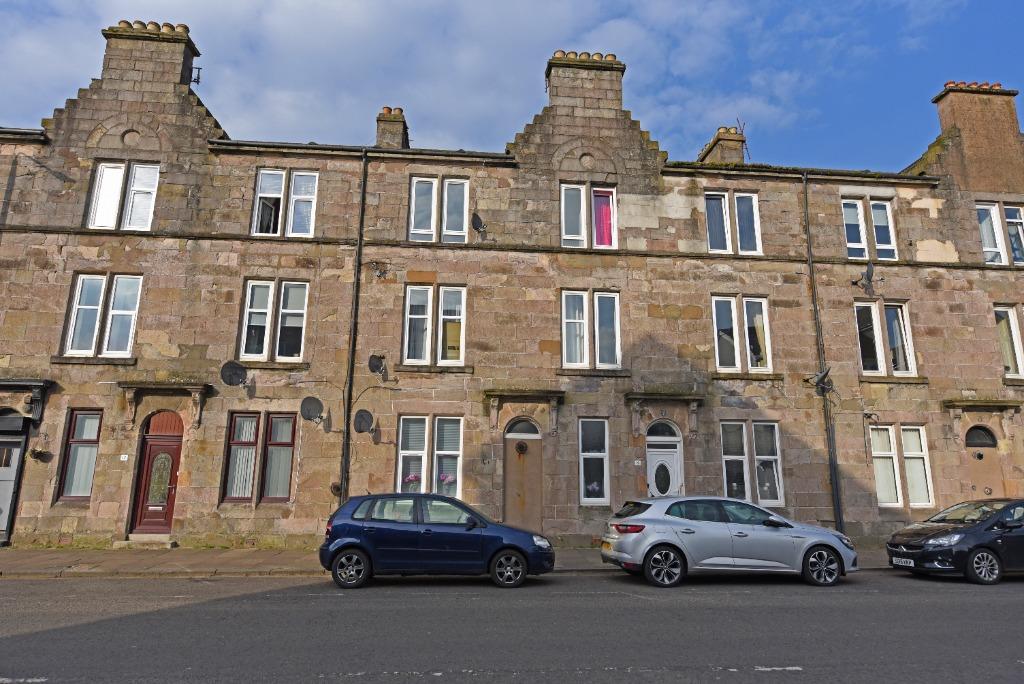 Castlegreen Lane, Dumbarton, West Dunbartonshire, G82 2 bed flat £73,500
