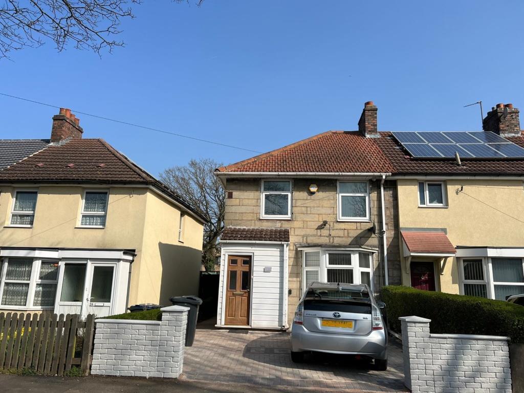 Kingscliff Road 3 bed semidetached house £850 pcm (£196 pw)