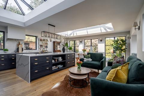 Willow Tree House, 40 Lower Road, Fetcham, Leatherhead, KT22 9EW