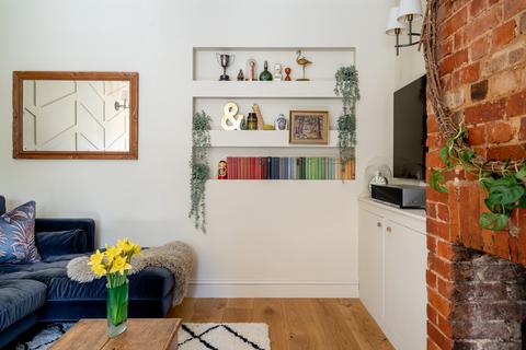 Willow Tree House, 40 Lower Road, Fetcham, Leatherhead, KT22 9EW