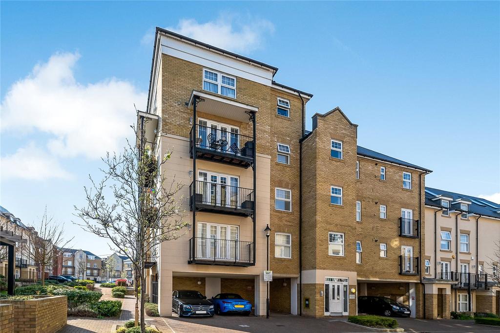 Edgeware House, 22 Renwick Drive, Bromley, Kent, BR2 3 bed apartment