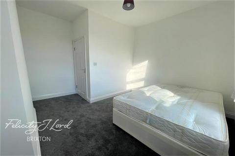 4 bedroom flat to rent - Elm Park, Brixton