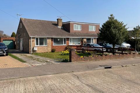 3 bedroom semi-detached house to rent, Trueman Close, Canterbury