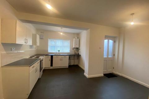 3 bedroom terraced house to rent, Greenwood Avenue, Hull, HU6 9NA