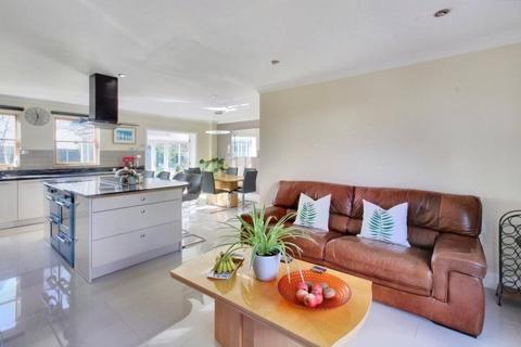 4 Appleacres, Old Catton, Norwich, NR6 7BA
