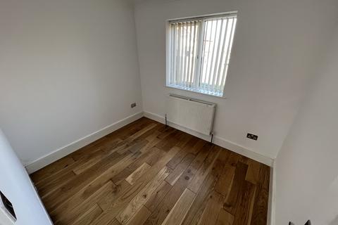 2 bedroom ground floor maisonette to rent, Witts Hill, Midanbury