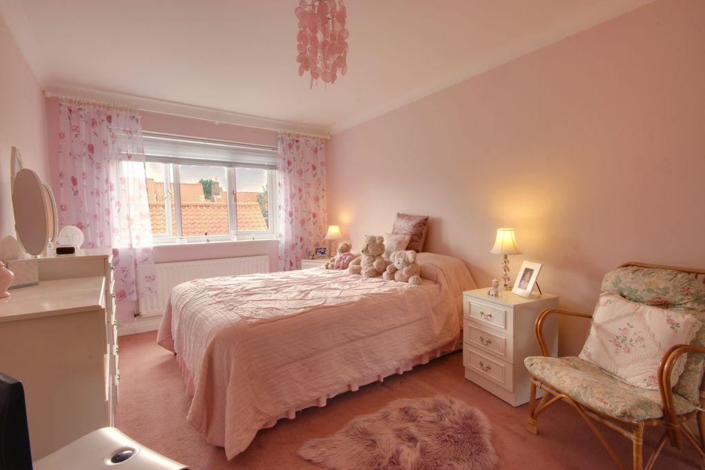 Bedroom 1 (Double)