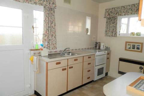 32 Meadow Way, Upminster, RM14 3AD
