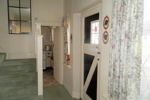 32 Meadow Way, Upminster, RM14 3AD