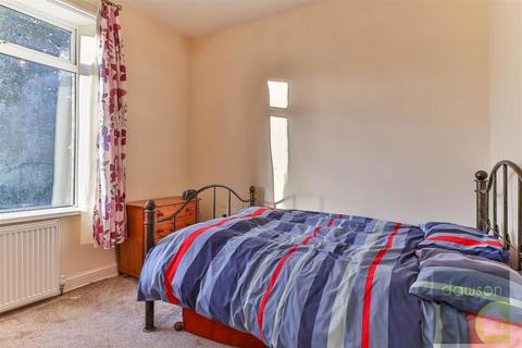 5 Bridge Road, Brighouse, HD6 1EP