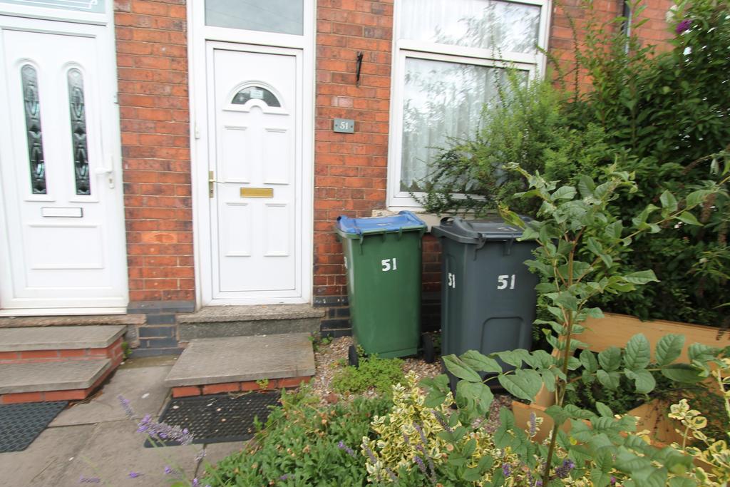 Bromford Lane, West Bromwich B70 2 bed terraced house £150,000