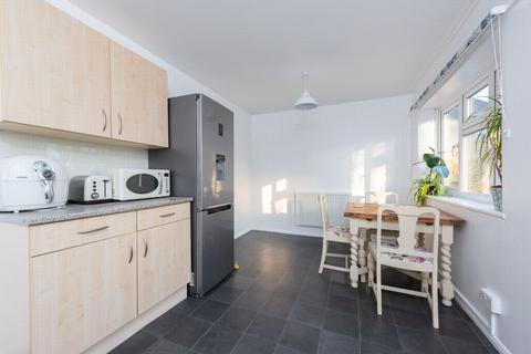 39 Bartons Way, Farnborough, GU14 9LL