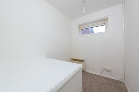 39 Bartons Way, Farnborough, GU14 9LL