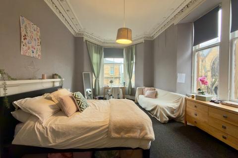 3 bedroom flat to rent, Gibson Street, Hillhead, Glasgow, G12