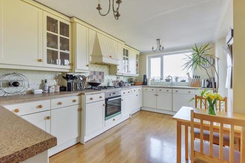 9 Broadlands Avenue, Chesham, HP5 1AJ