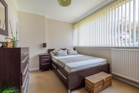 9 Broadlands Avenue, Chesham, HP5 1AJ