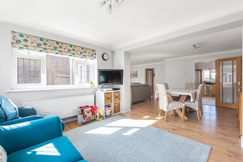 58 Chaplin Drive, Headcorn, Ashford, TN27 9TN