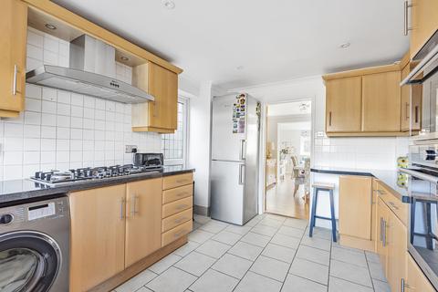 58 Chaplin Drive, Headcorn, Ashford, TN27 9TN