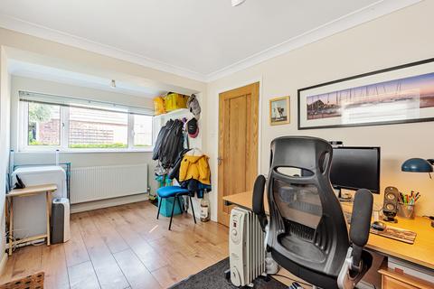 58 Chaplin Drive, Headcorn, Ashford, TN27 9TN