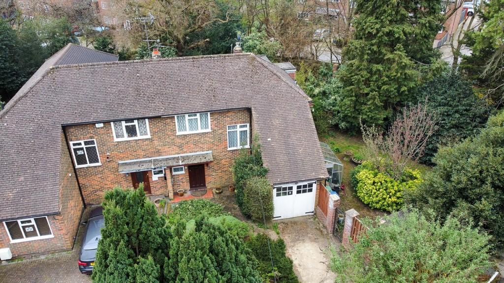Norman Crescent, Pinner HA5 4 bed semidetached house for sale £800,000