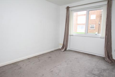 2 bedroom ground floor flat for sale - Crocus Way, Chelmsford