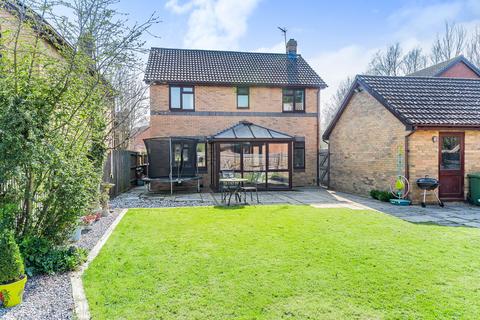 18 Chaffinch Way, Paddock Wood, Tonbridge, TN12 6XL