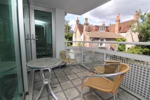 3 bedroom flat to rent, London Road, Brighton BN1