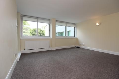3 bedroom flat to rent, London Road, Brighton BN1