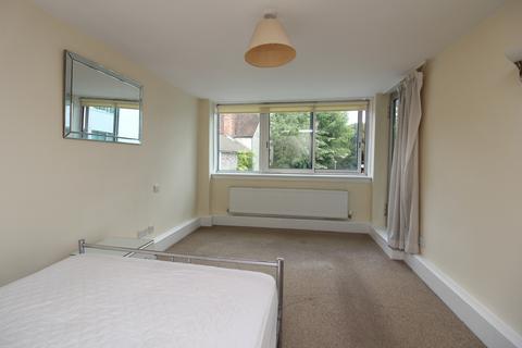 3 bedroom flat to rent, London Road, Brighton BN1