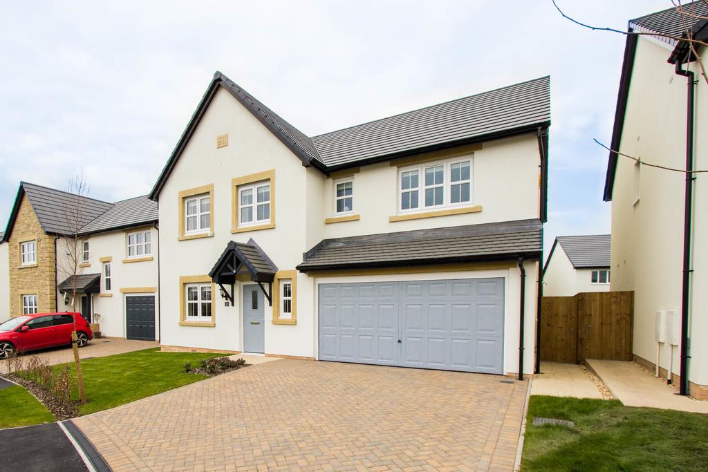 2 Wakefield Drive, Endmoor 5 bed detached house £550,000
