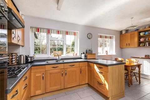 18 Gillingham Close, Kings Worthy, Winchester, SO23 7RL
