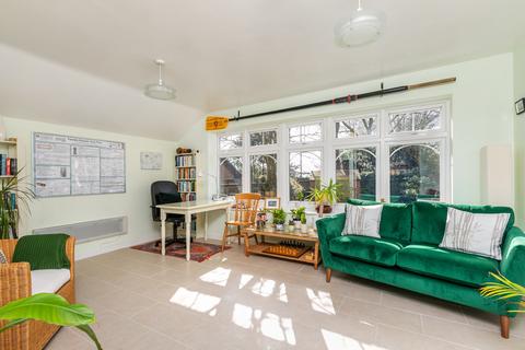18 Gillingham Close, Kings Worthy, Winchester, SO23 7RL