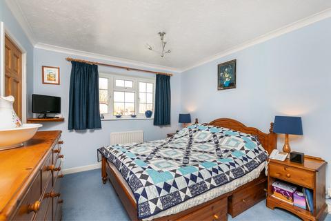 18 Gillingham Close, Kings Worthy, Winchester, SO23 7RL