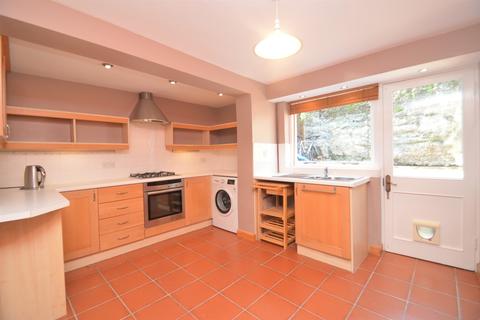 32 Admaston Road, London, SE18 2TX