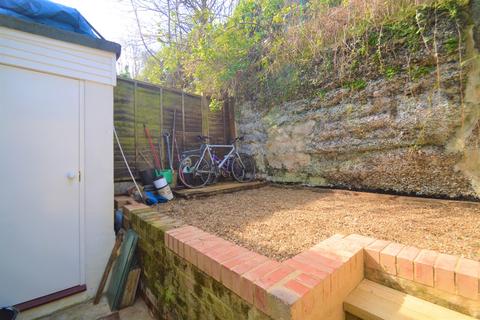 32 Admaston Road, London, SE18 2TX