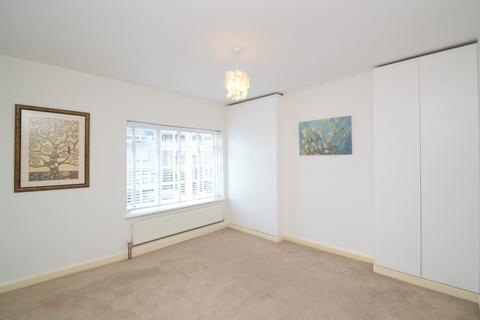 32 Admaston Road, London, SE18 2TX