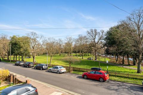 9 Wanstead Place, London, E11 2SW