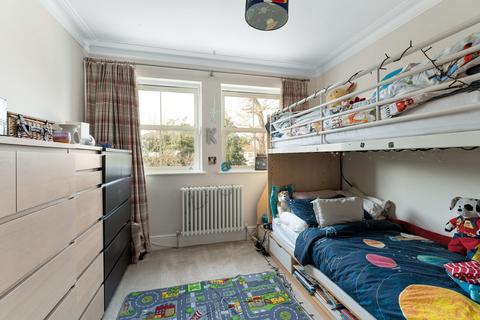 9 Wanstead Place, London, E11 2SW