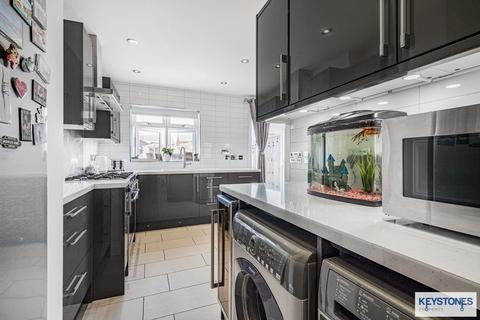 48 Bellevue Road, Romford, RM5 3AZ