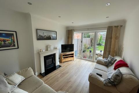 8 Warren Drive, Ruislip, HA4 9RD