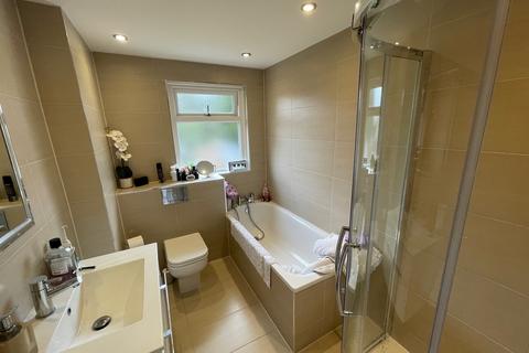8 Warren Drive, Ruislip, HA4 9RD
