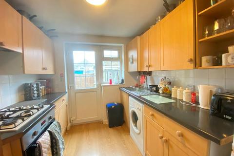 5 bedroom semi-detached house to rent - Southway, Guildford