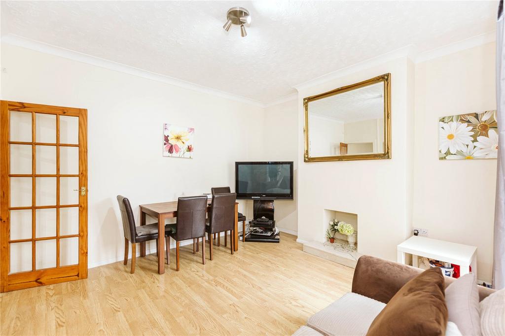 Hanham Road, Kingswood, Bristol, BS15 4 bed terraced house £1,400 pcm