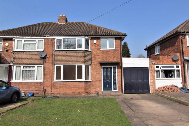 Station Road, Rushall, WS4 1ES 3 bed semidetached house £185,000
