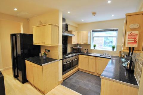 6 bedroom semi-detached house to rent, Parrs Wood Road, Fallowfield, Manchester, M20 4RQ