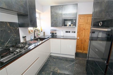 4 bedroom semi-detached house for sale - Clare Road, STAINES-UPON-THAMES, TW19