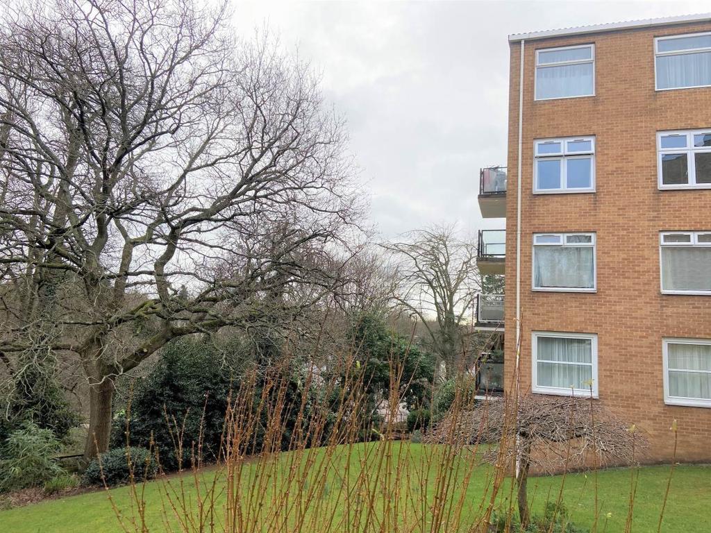 Winchester Court, Duchess Way, Bristol 2 bed flat £230,000
