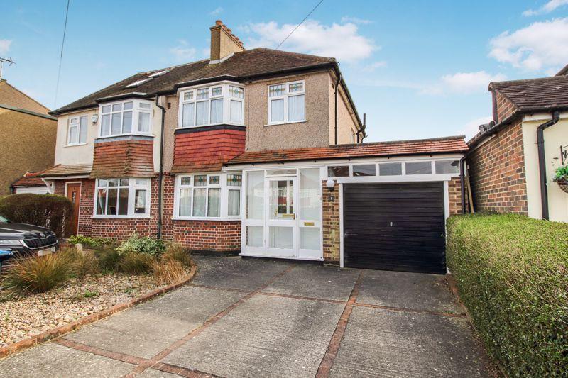 BOURNE LANE, CATERHAM ON THE HILL 3 bed semidetached house £535,000
