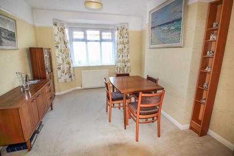8 Bourne Lane, Caterham, CR3 5SP