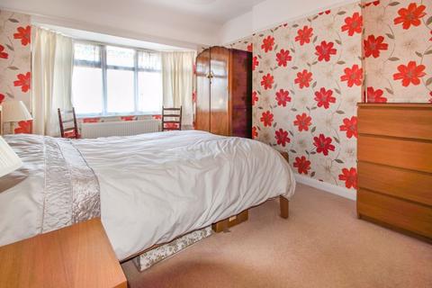 8 Bourne Lane, Caterham, CR3 5SP